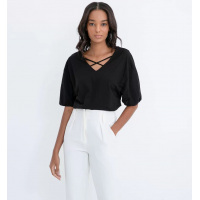 Blusa Manga Curta Lisa com Tiras em X - Feminino Blusa Manga Curta Lisa com Tiras em X - Feminino