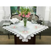 Centro de Mesa Quadrado com Bordado Richelieu 85x85cm Emily Rosa Dui Design Centro de Mesa Quadrado com Bordado Richelieu 85x85cm Emily Rosa Dui Design