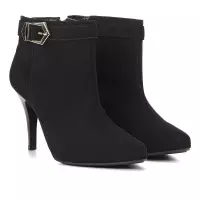 Bota Griffe Bico Fino Salto Fino com Fivela - Feminino Bota Griffe Bico Fino Salto Fino com Fivela - Feminino