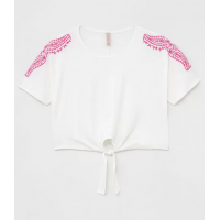Blusa com Bordado nos Ombros Blusa com Bordado nos Ombros