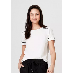 Blusa Feminina em Tecido de Viscose com Linhas Contrastantes - OFF White Blusa Feminina em Tecido de Viscose com Linhas Contrastantes - OFF White