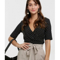 Blusa Feminina Transpassada Bolinhas Manga Curta - Marisa Blusa Feminina Transpassada Bolinhas Manga Curta - Marisa