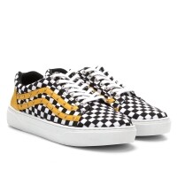 Tênis Santa Lolla Quadriculado com Tachas - Feminino Tênis Santa Lolla Quadriculado com Tachas - Feminino