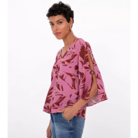 Blusa Manga 3/4 Aberta com Estampada de Folhagens Blusa Manga 3/4 Aberta com Estampada de Folhagens