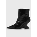 Imagem da oferta Bota Feminina Lança Perfume Cano Baixo Couro Preta