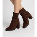 Imagem da oferta Bota em PU Aveludada com Cano Curto e Salto Bloco
