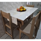 Imagem da oferta Mesa De Jantar Com 4 Cadeiras Estofadas Com Tampo Em MDF