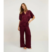 Imagem da oferta Pijama Americano com Blusa e Calça em Cetim