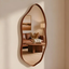 Imagem da oferta Espelho Decorativo Orgânico 60x40 Moldura Em Couro We Mirror Caramelo