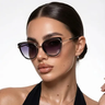 Imagem da oferta Óculos De Sol Feminino Gatinho Moda Em Alta Proteção Uv400 Desenho Preto e dourado