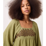 Imagem da oferta Blusa Bata em Viscose com Bordado Contrastante