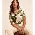 Imagem da oferta Blusa em Viscose com Manga Recortada e Folhagens Estampas