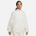 Imagem da oferta Jaqueta Nike Sportswear Essential Windrunner Feminina