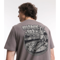 Imagem da oferta Camiseta Regular em Meia Malha com Estampa Blink 182 e Coelho Skatista Tam PP