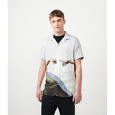Imagem da oferta Camisa Slim em Viscose Manga Curta com Estampa Artística Tam P