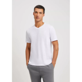 Imagem da oferta Camiseta Básica Masculina Flamê Com Decote V Hering