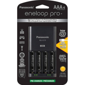 Imagem da oferta Carregador de bateria avançado Panasonic K-KJ75K3A4BA com porta de carregamento USB e 4AAA eneloop pro baterias recarre