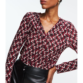 Imagem da oferta Blusa em Microfibra com Pregas Frontais e Estampa Geométrica