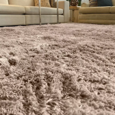 Imagem da oferta Tapete Sala Quarto Peludo Shaggy Fofinho 1,00 X 1,50 Cronos Cor Bege