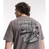 Imagem da oferta Camiseta Regular em Meia Malha com Estampa Blink 182 e Coelho Skatista Tam PP