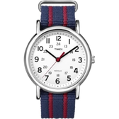 Imagem da oferta Relógio Unissex Timex Weekender 38 mm caixa prateada mostrador branco alça azul e vermelho