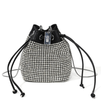 Imagem da oferta Bolsa Santa Lolla Bucket Cristal Feminina - Prata+Preto